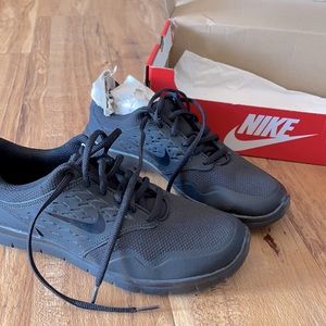 Women’s Nike Shoes Size 8.5